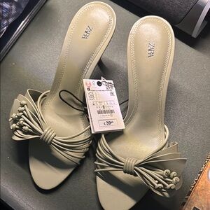 Zara Women's Elegant green cream Heels